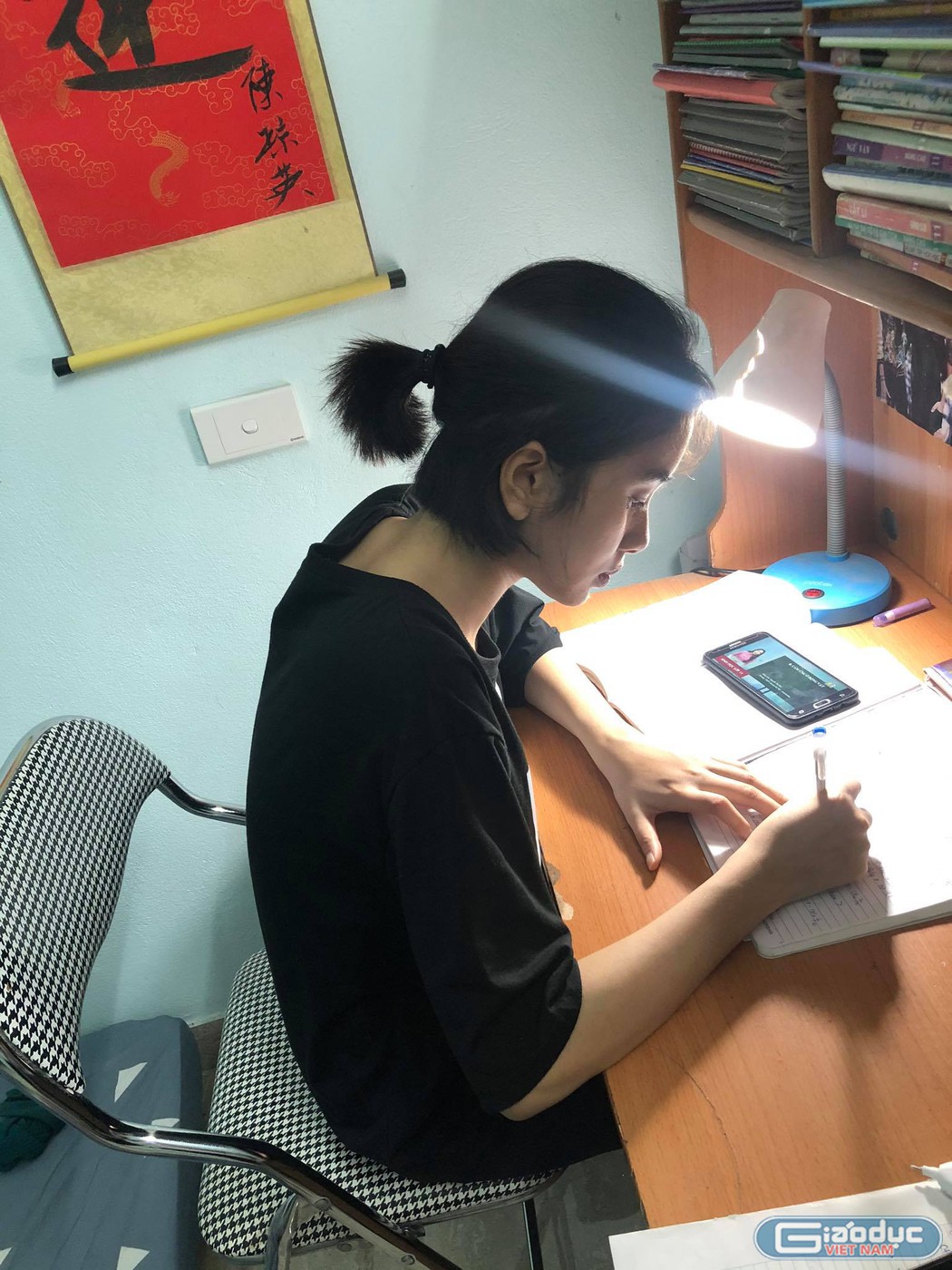 hoc sinh cuoi cap ap luc do covid 19